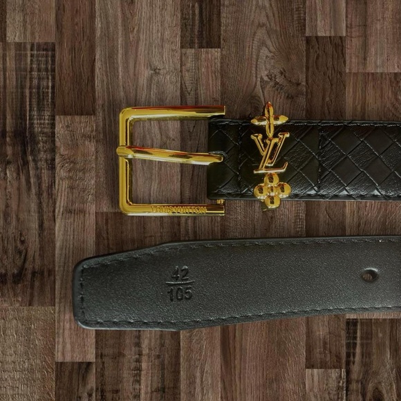 Black and Gold Leather Belt - Picture 2 of 4